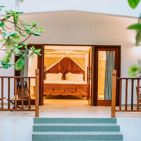 Kivuli Beach Resort Паже Екстериор снимка