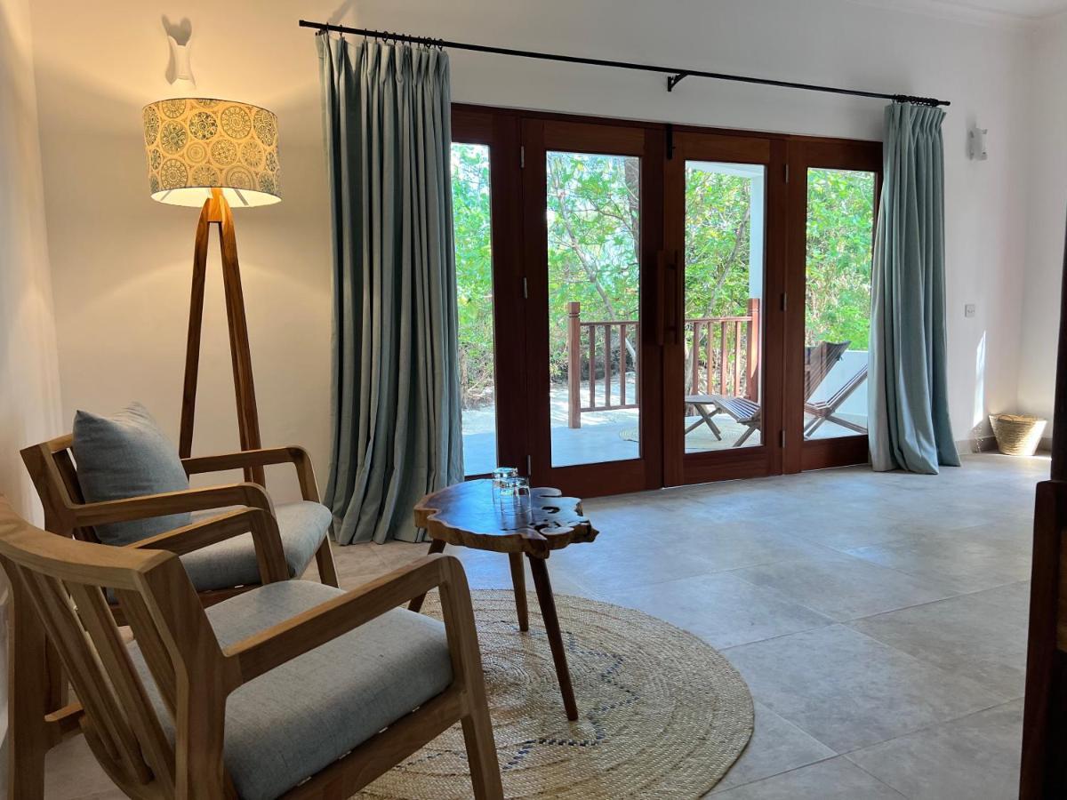 Kivuli Beach Resort Паже Екстериор снимка