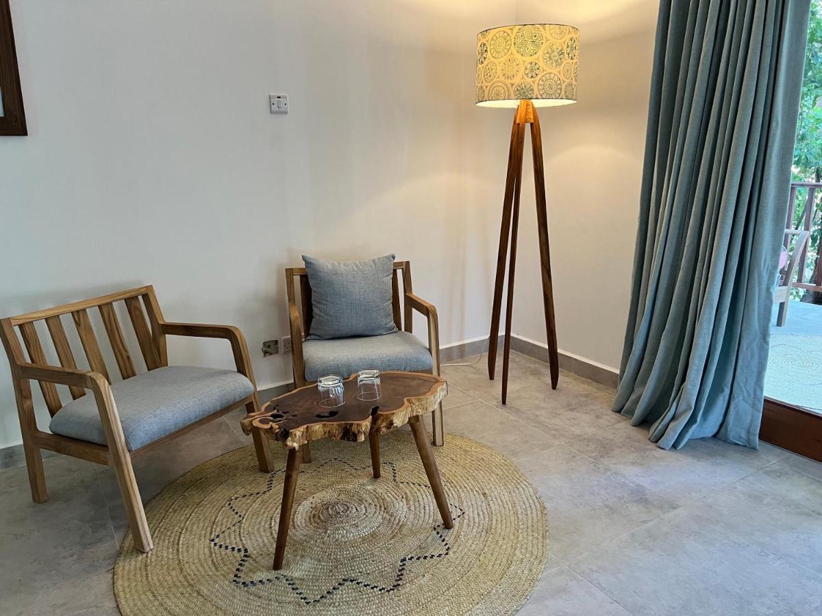 Kivuli Beach Resort Паже Екстериор снимка