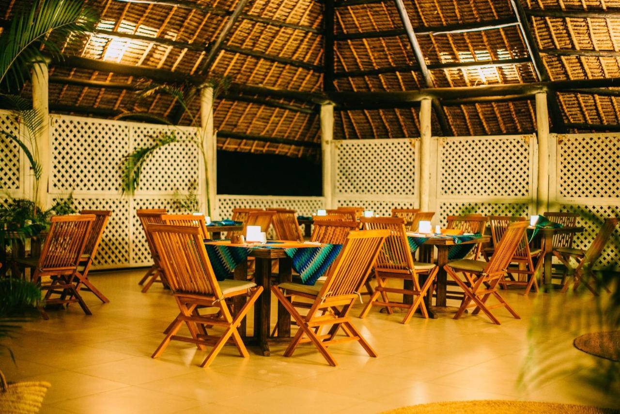 Kivuli Beach Resort Паже Екстериор снимка