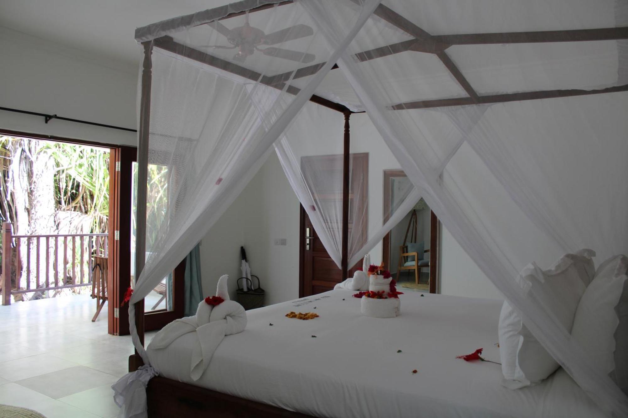 Kivuli Beach Resort Паже Екстериор снимка