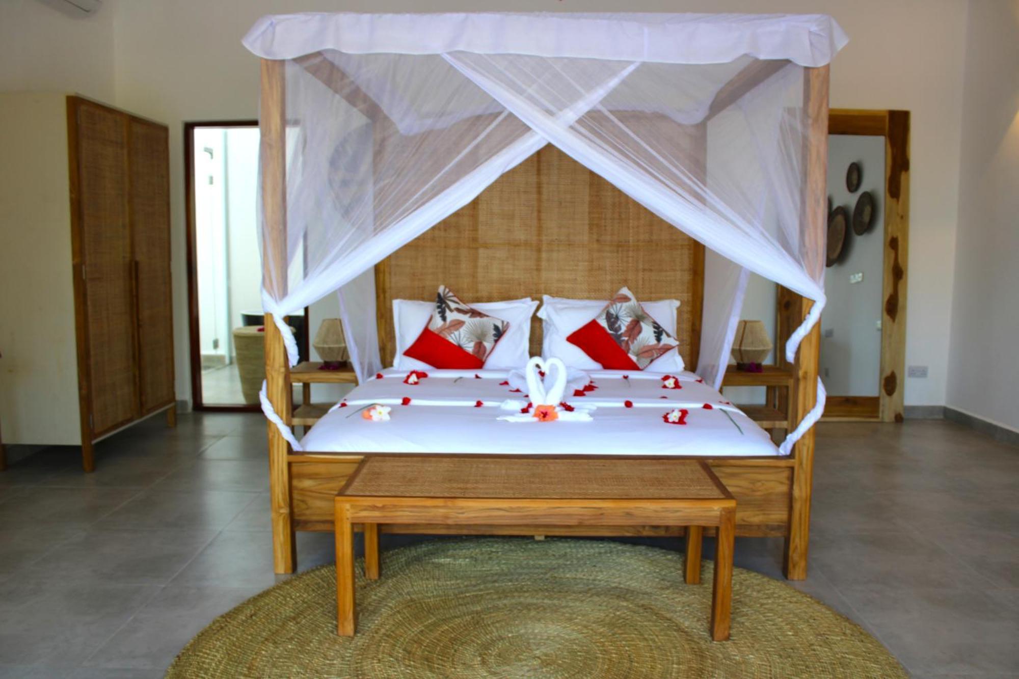 Kivuli Beach Resort Паже Екстериор снимка