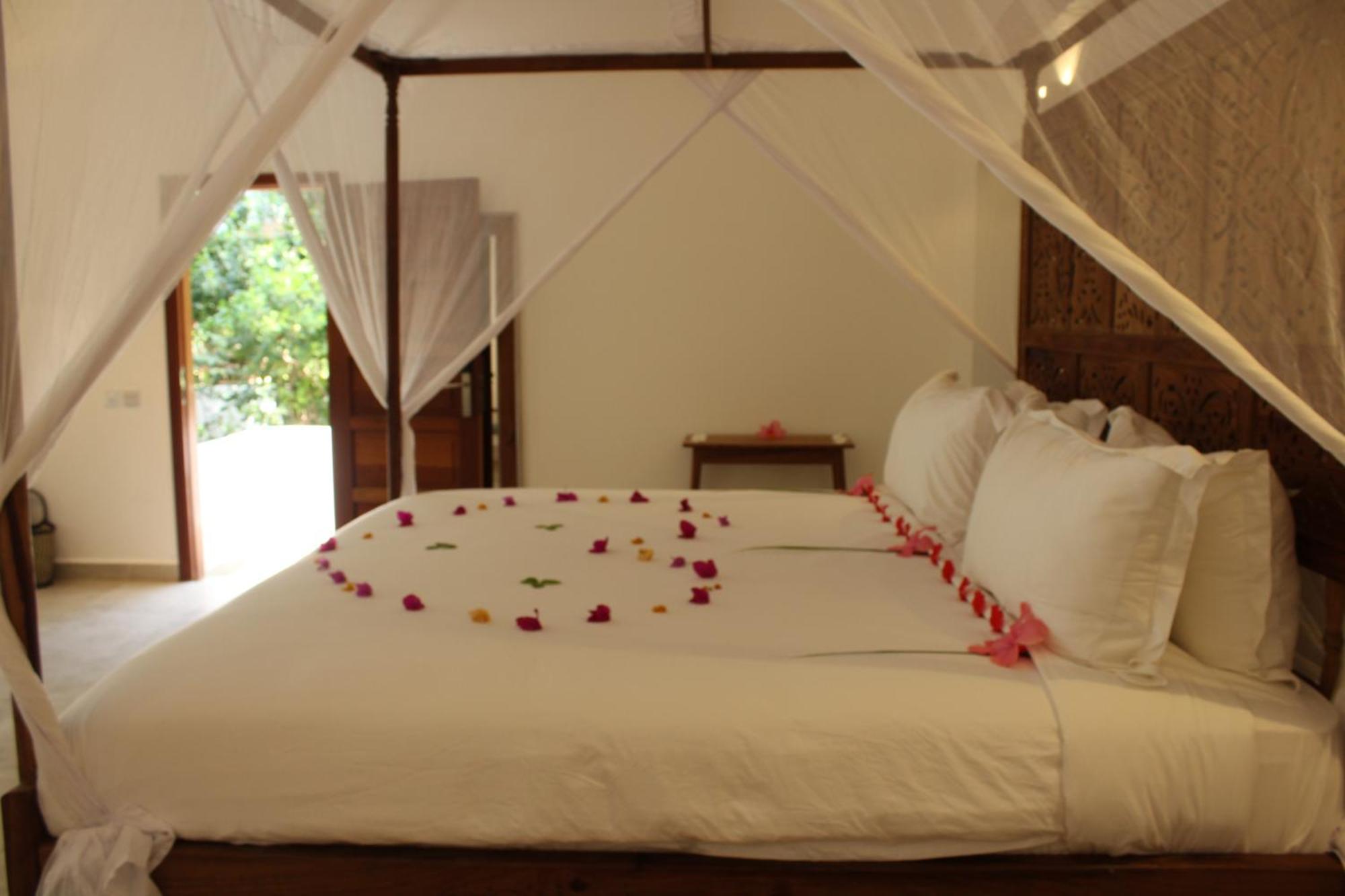 Kivuli Beach Resort Паже Екстериор снимка