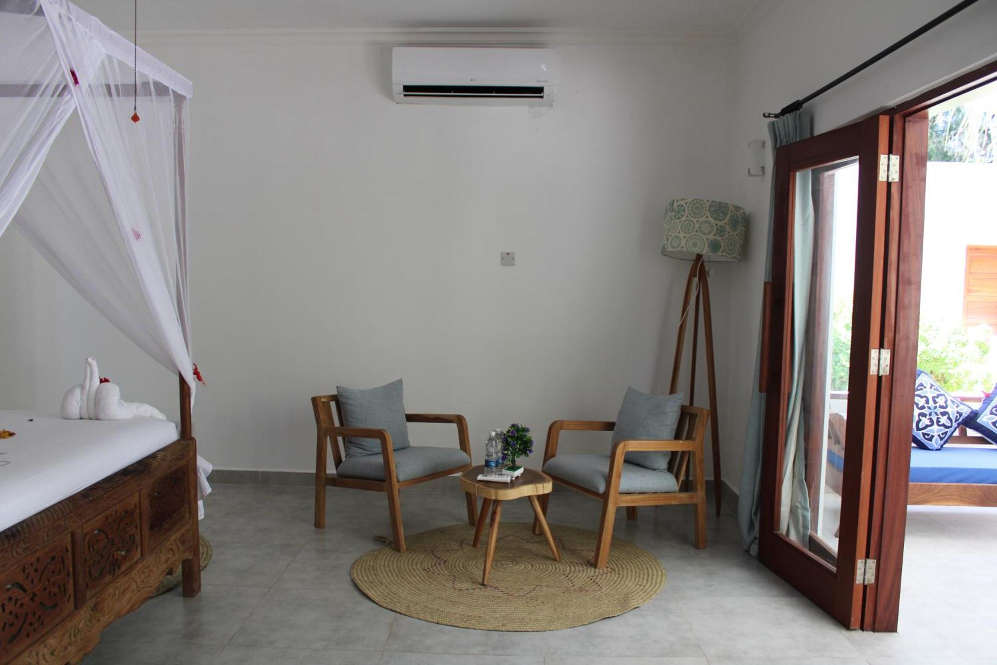 Kivuli Beach Resort Паже Екстериор снимка