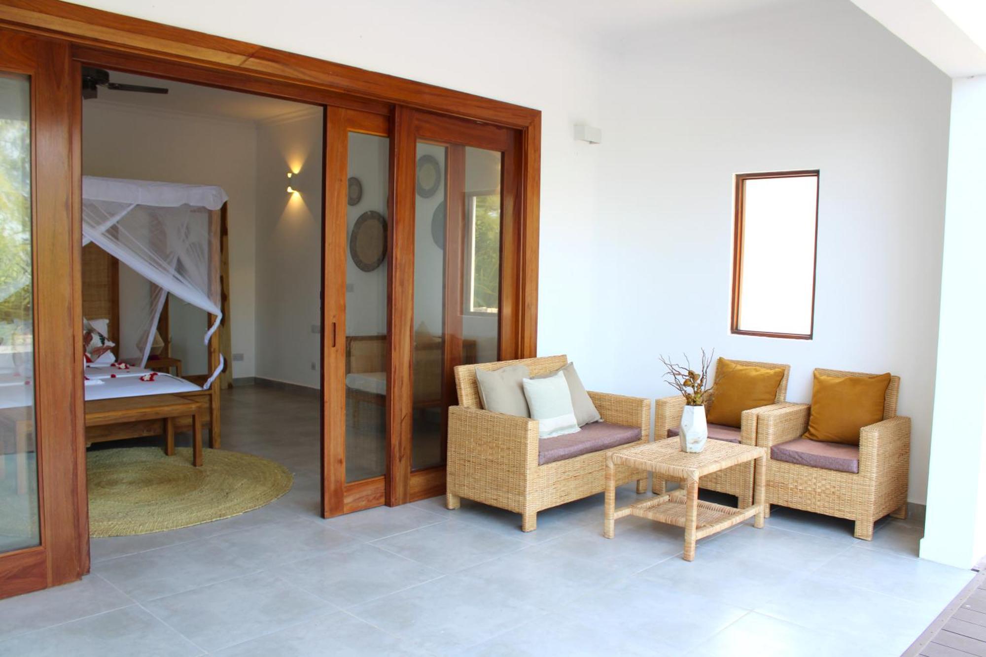Kivuli Beach Resort Паже Екстериор снимка